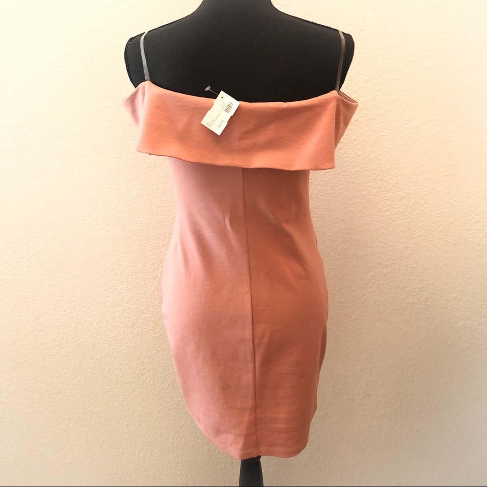 NWT Off The Shoulder Body Con Dress in Mauve - Picture 3 of 8
